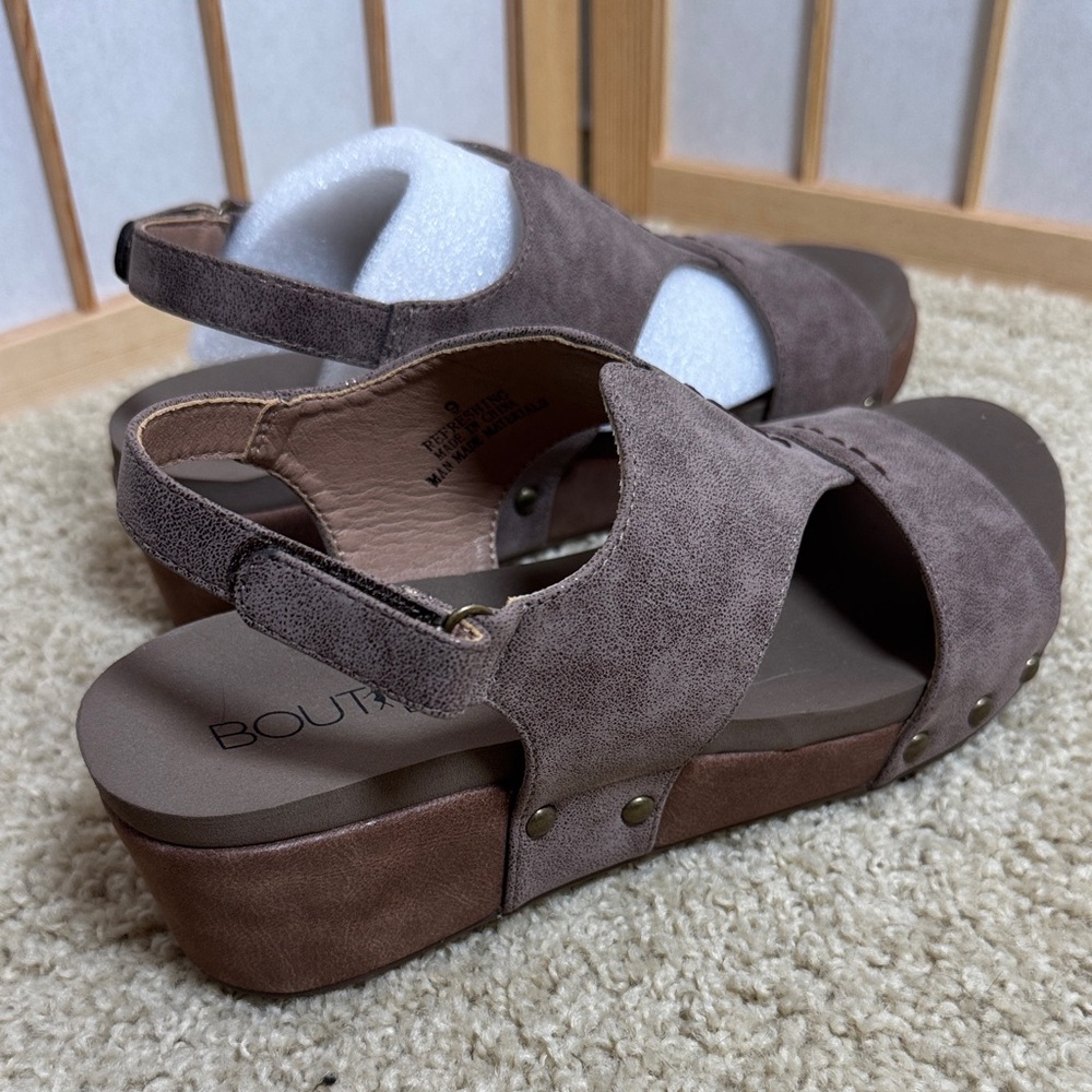 Boutique Brown Women's Mules